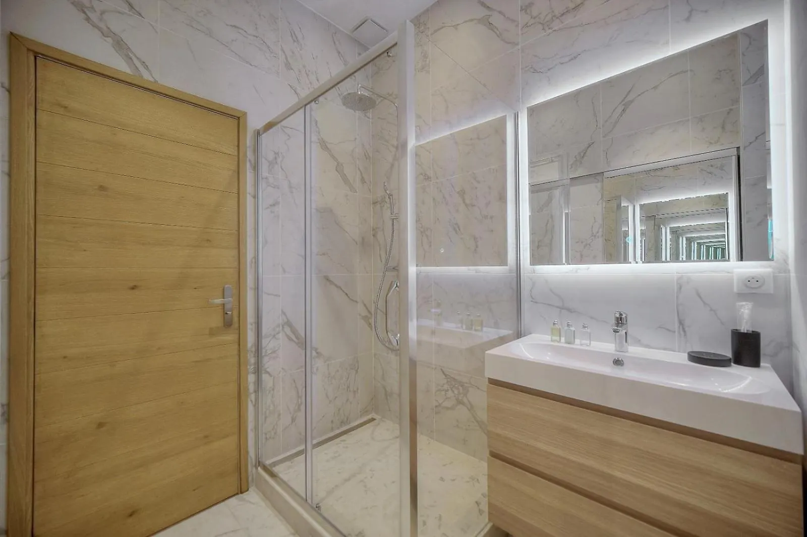 Ideal 2 Pieces Renove Proche Palais 2P1 Cannes 0*,  France